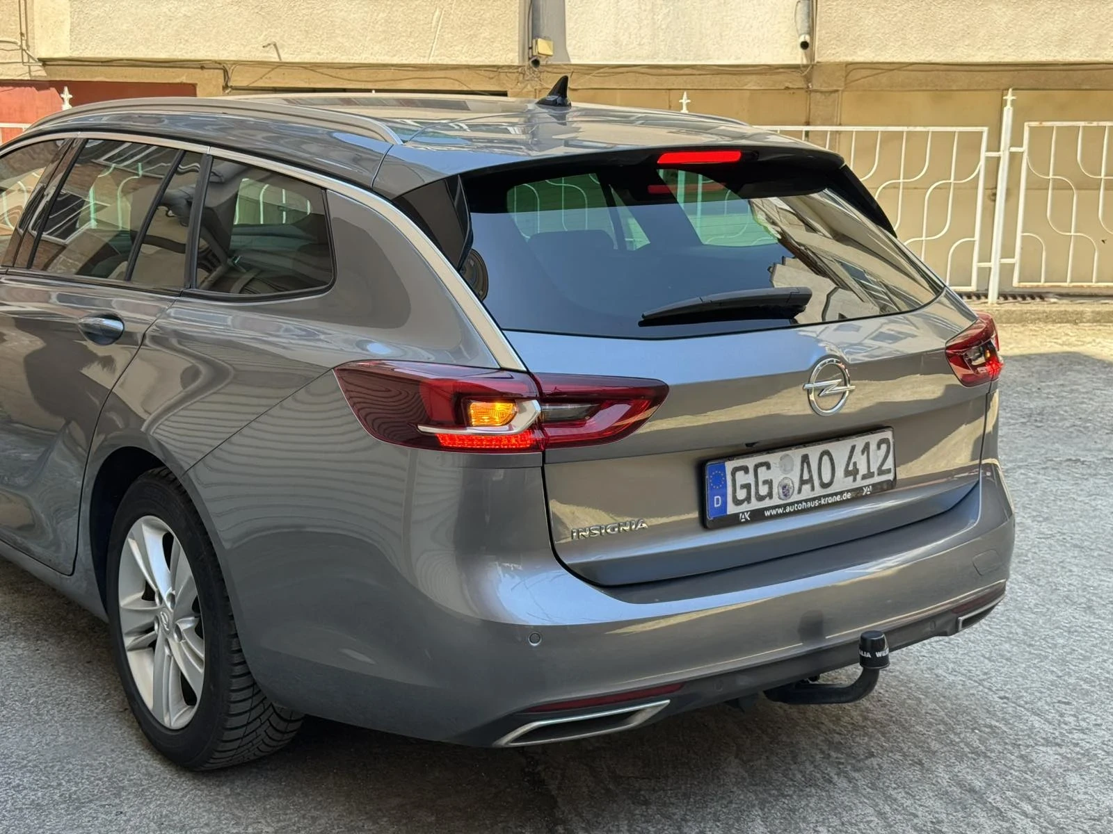Opel Insignia Комби, снимка 16 - Автомобили и джипове - 53768848