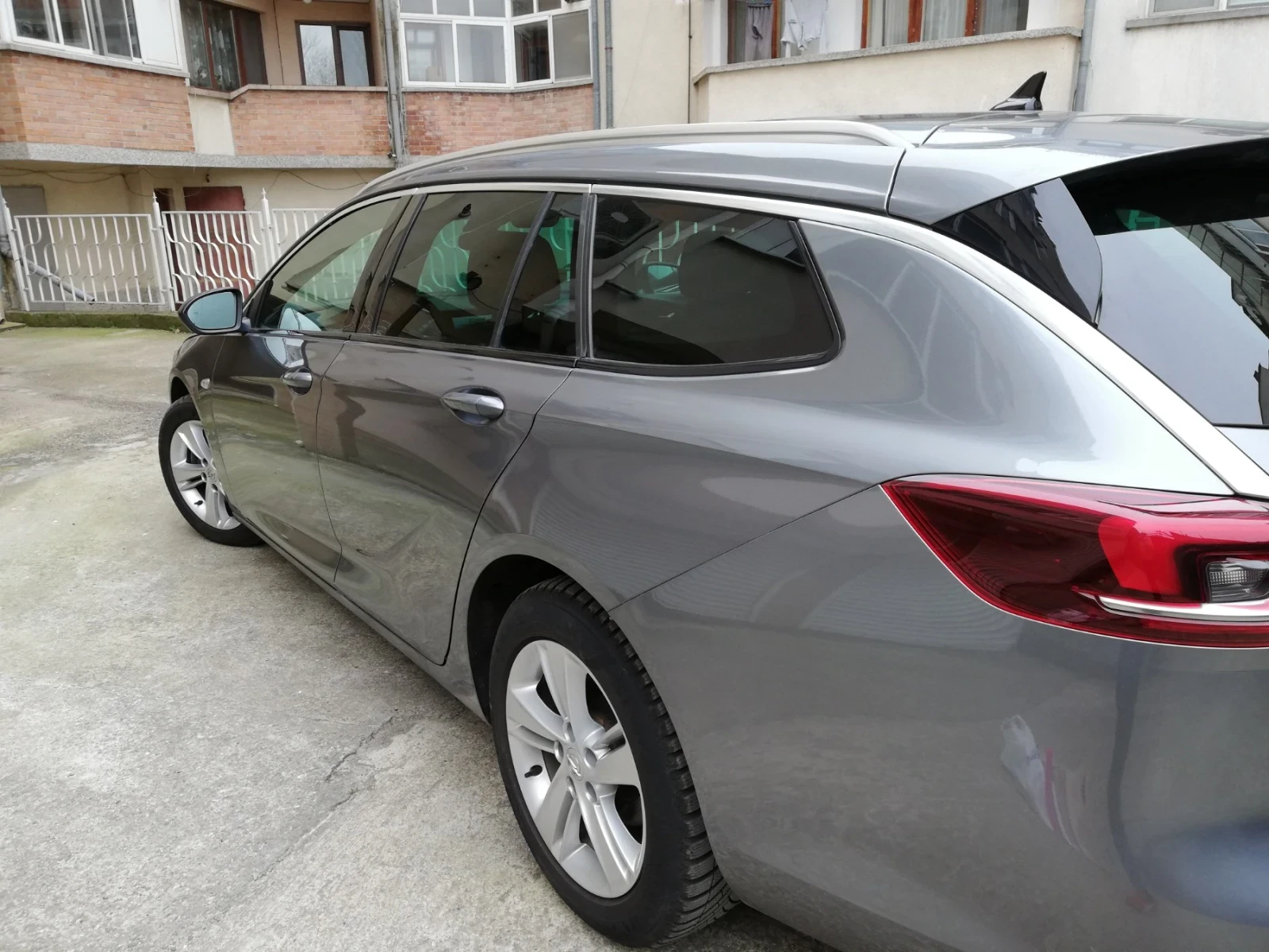 Opel Insignia Комби, снимка 10 - Автомобили и джипове - 53768848