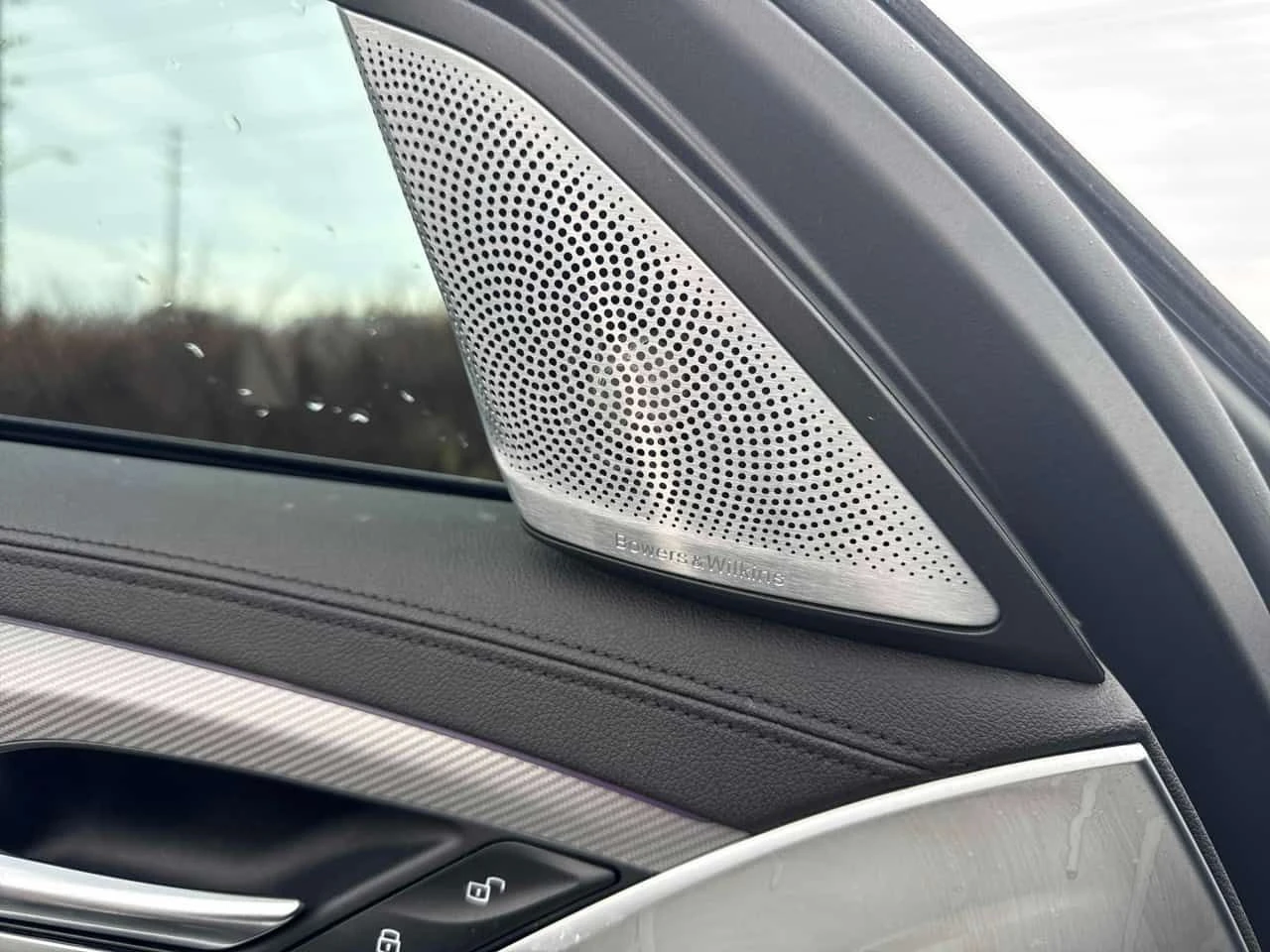 BMW M5 * BOWERS&WILKINS * ДИСТРОНИК * ОБДУХВАНЕ, снимка 11 - Автомобили и джипове - 53880339