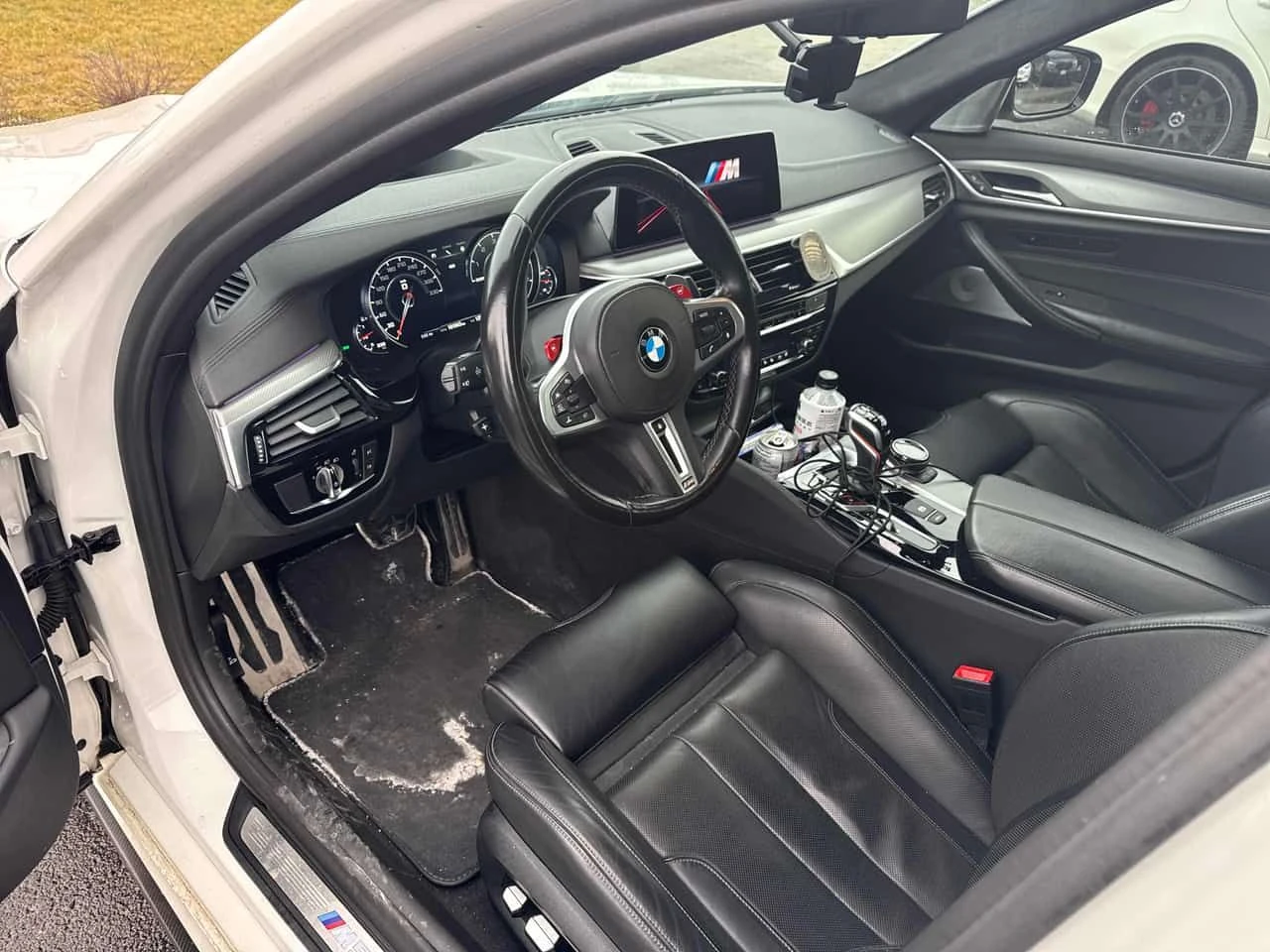 BMW M5 * BOWERS&WILKINS * ДИСТРОНИК * ОБДУХВАНЕ, снимка 5 - Автомобили и джипове - 53880339