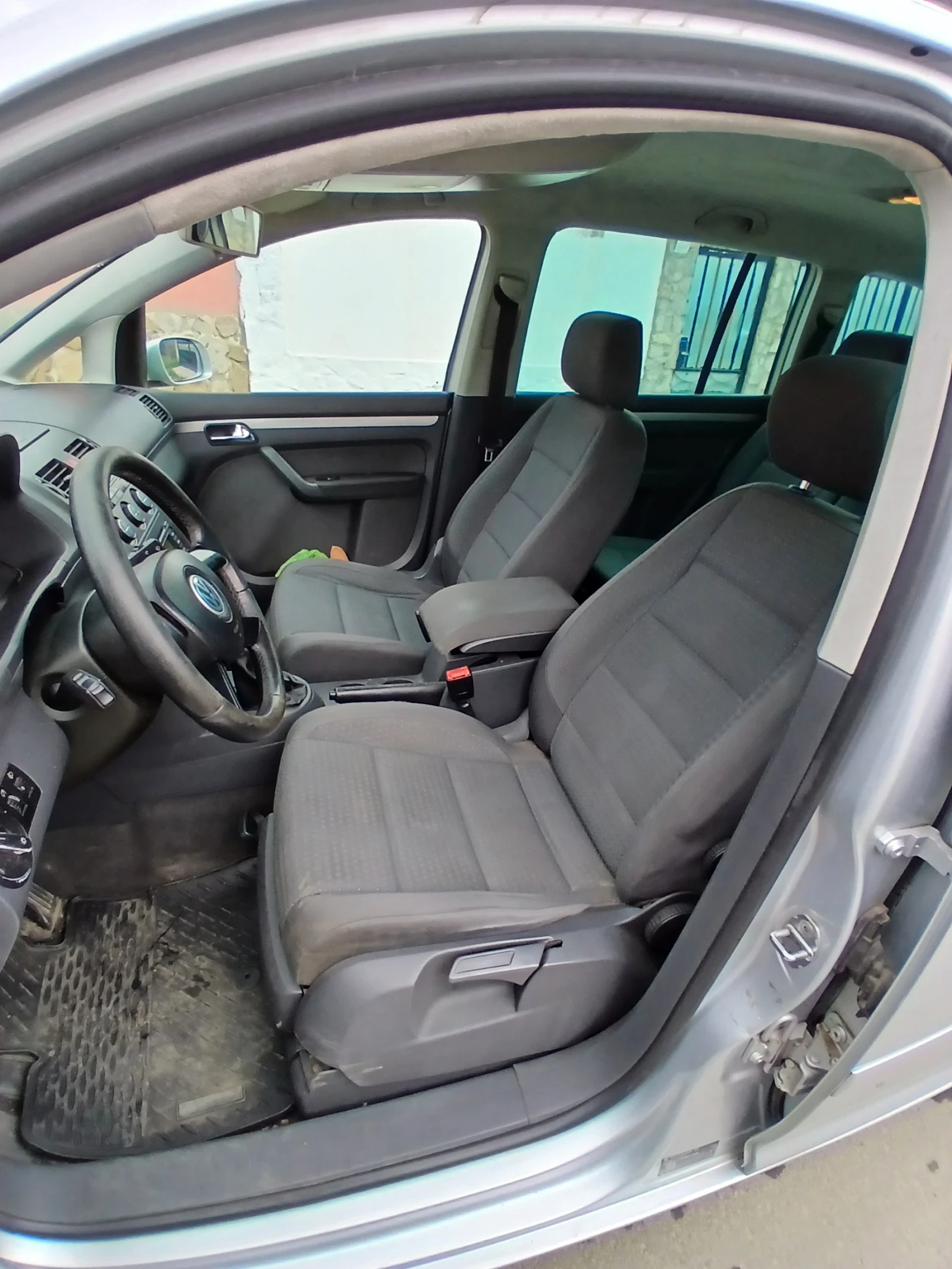 VW Touran, снимка 8 - Автомобили и джипове - 53914653