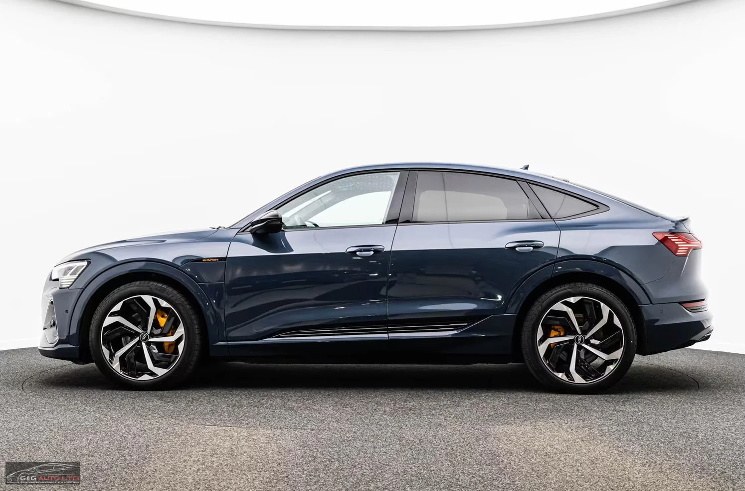 Audi E-Tron 55/SPORTBACK/408HP/2XS-LINE/CAM/PANO/B&O/ACC/401z, снимка 3 - Автомобили и джипове - 54455935