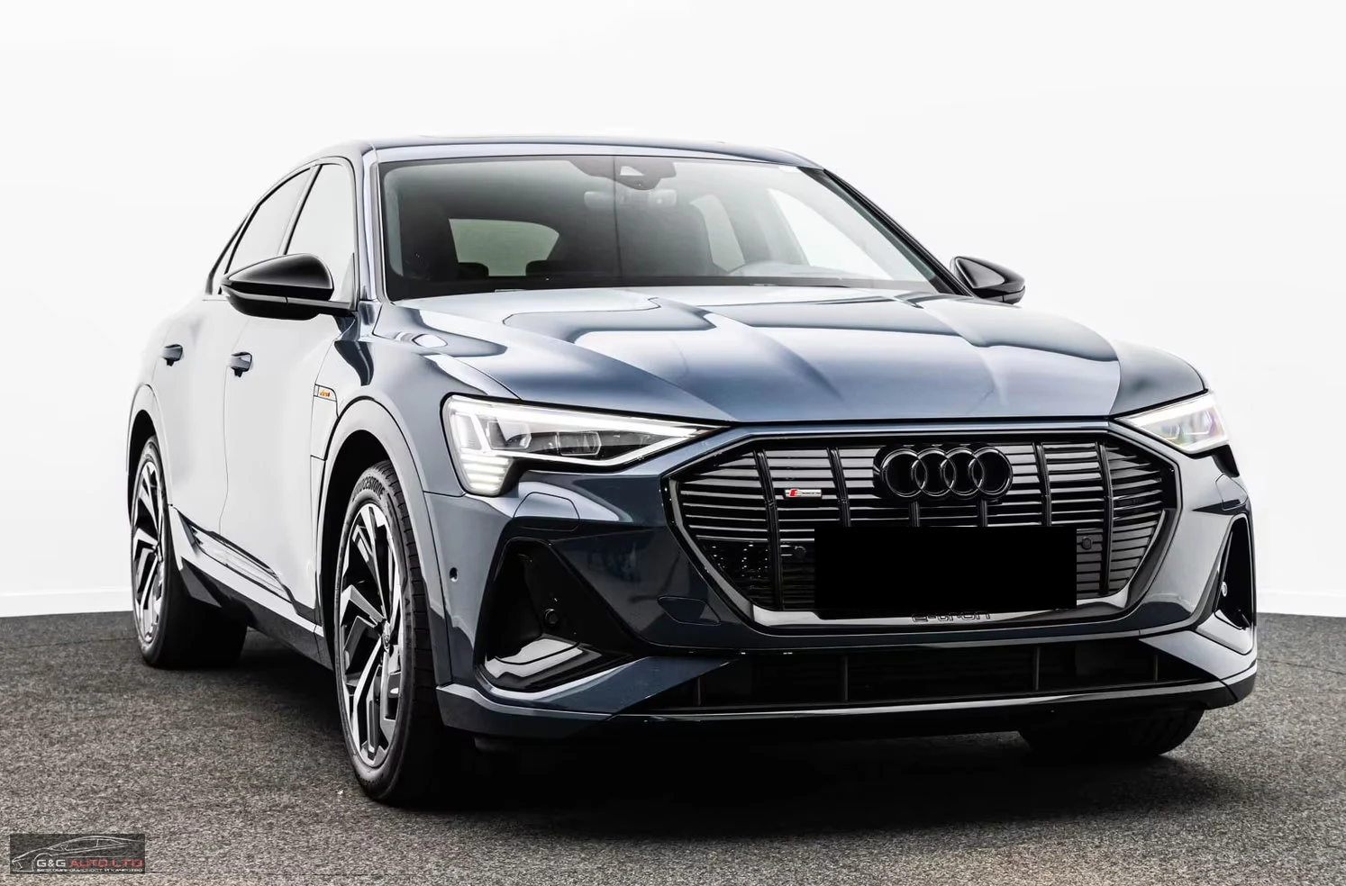 Audi E-Tron 55/SPORTBACK/408HP/2XS-LINE/CAM/PANO/B&O/ACC/401z, снимка 5 - Автомобили и джипове - 54455935