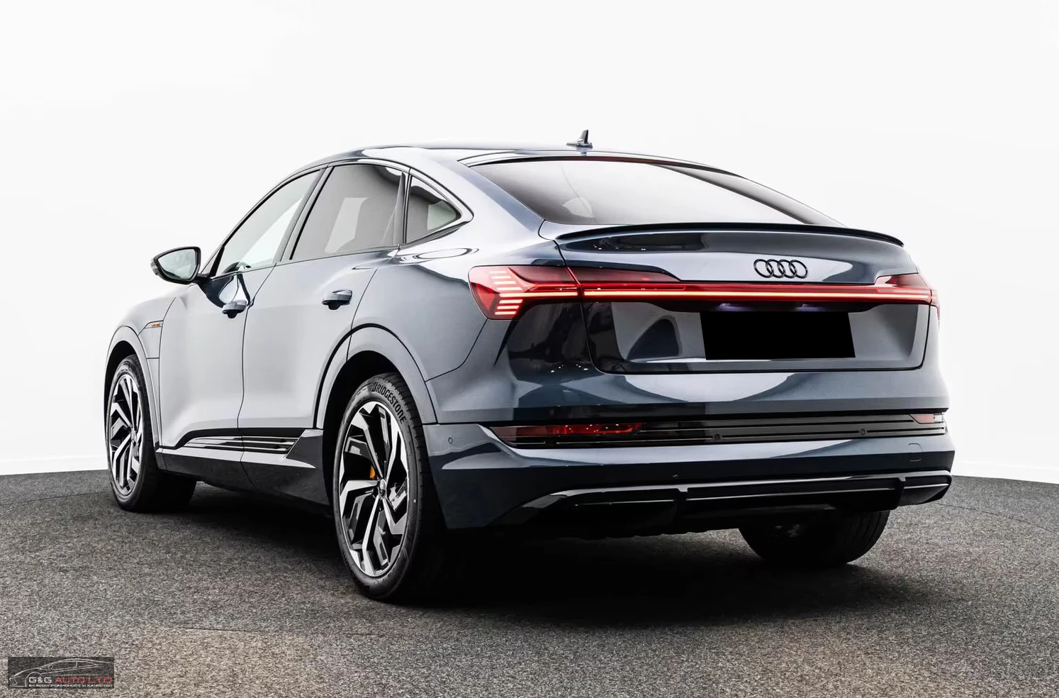 Audi E-Tron 55/SPORTBACK/408HP/2XS-LINE/CAM/PANO/B&O/ACC/401z, снимка 4 - Автомобили и джипове - 54455935