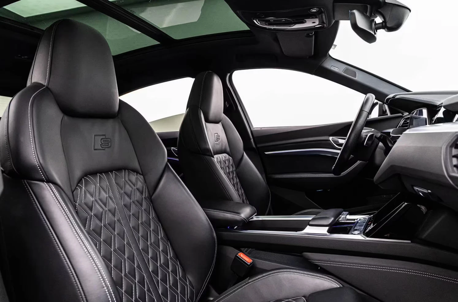 Audi E-Tron 55/SPORTBACK/408HP/2XS-LINE/CAM/PANO/B&O/ACC/401z, снимка 14 - Автомобили и джипове - 54455935