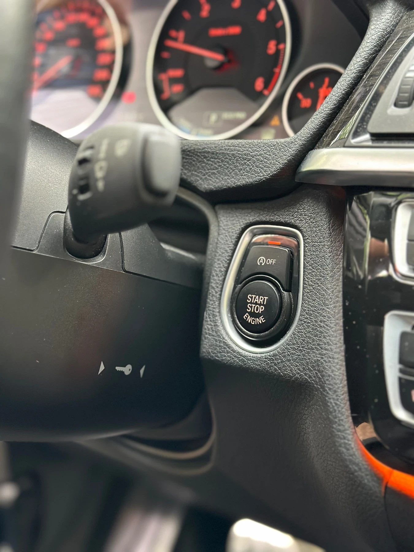 BMW 320 Luxury Line, снимка 15 - Автомобили и джипове - 54495883