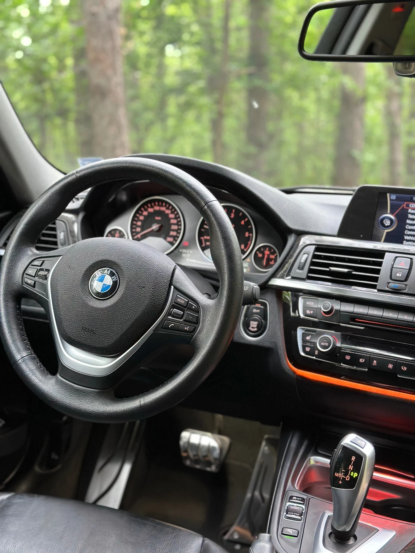 BMW 320 Luxury Line, снимка 10 - Автомобили и джипове - 54495883