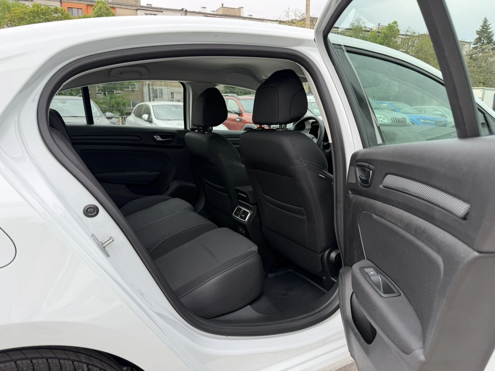 Renault Megane 1.5 dCi/EDC/115k.c./Limited | Mobile.bg � ����������� 11
