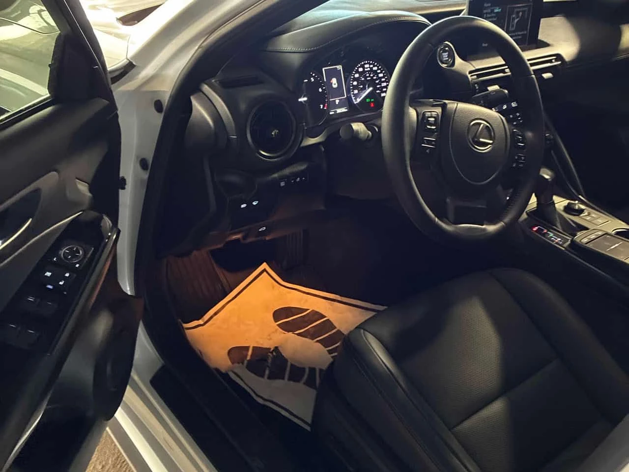 Lexus IS 300 * CARFAX * ОТ ПРЕДСТАВИТЕЛСТВО * , снимка 5 - Автомобили и джипове - 55023030