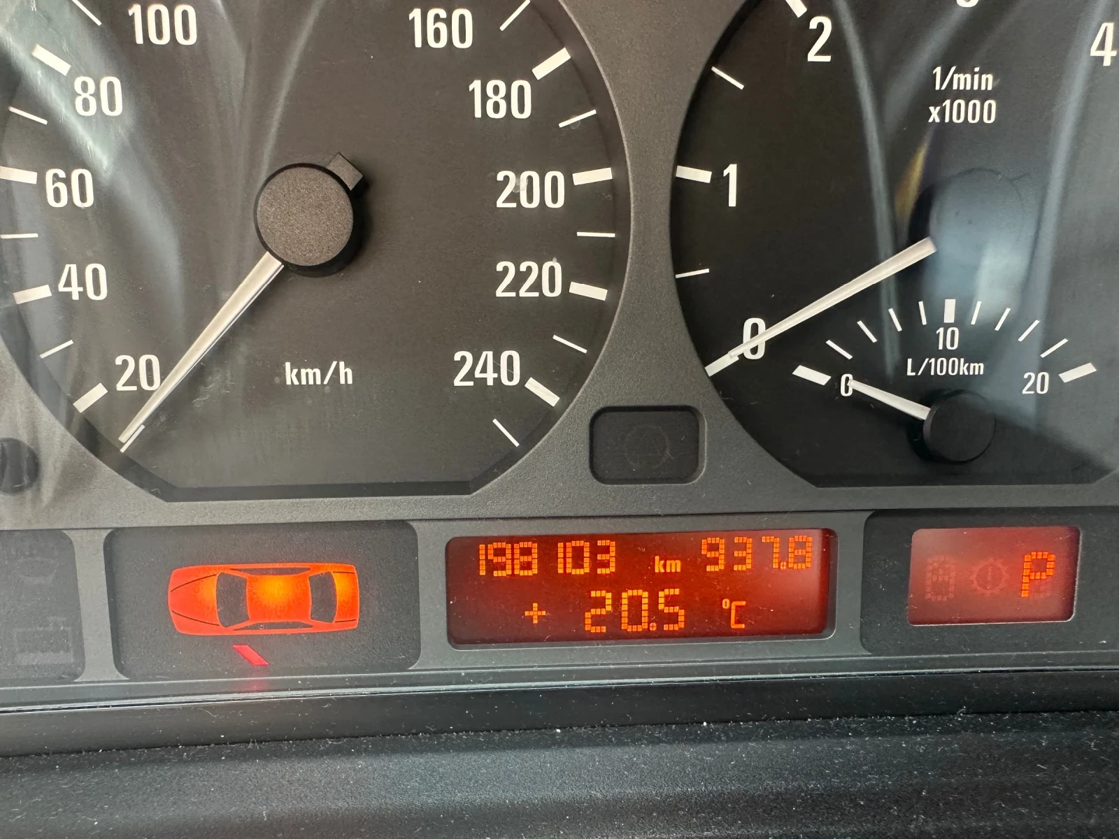BMW 320, снимка 7 - Автомобили и джипове - 55089541