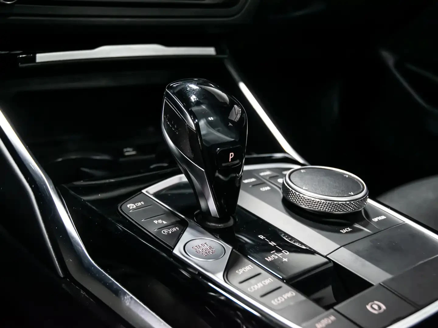 BMW 330 xDrive ЦЕНА ДО БЪЛГАРИЯ РЕГИСТРАЦИЯ & АВТОКРЕДИТ, снимка 13 - Автомобили и джипове - 55327367