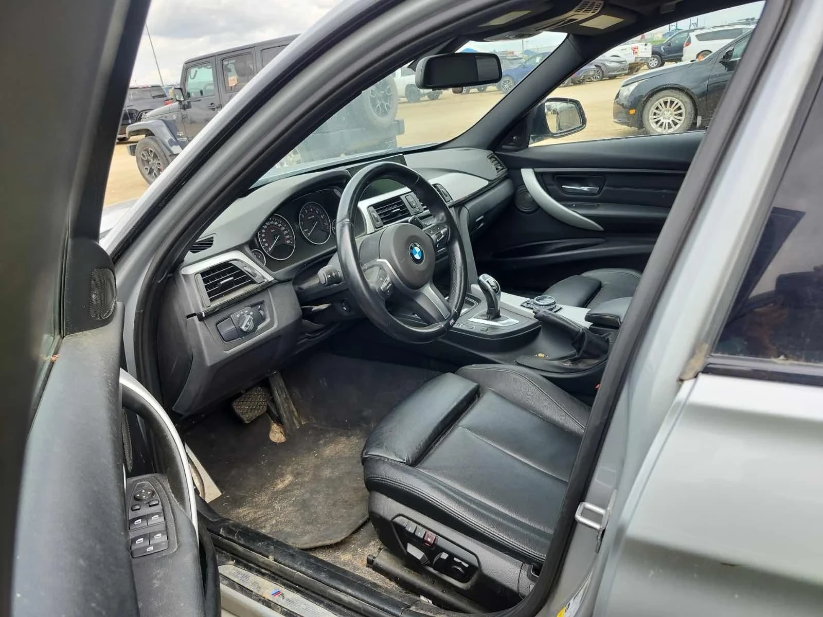 BMW 335 XDRIVE* HARMAN KARDON* HEAD-UP* ПОДГРЕВ* CARFAX , снимка 5 - Автомобили и джипове - 55549972
