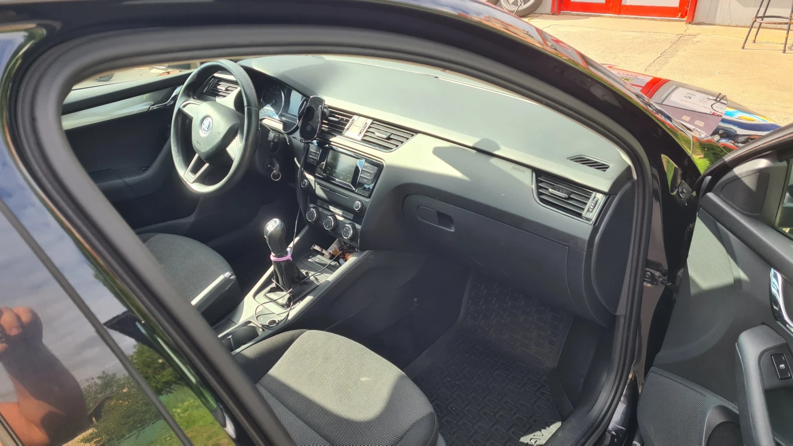 Skoda Octavia 1.6 TDI 110 к.с, снимка 5 - Автомобили и джипове - 56084728