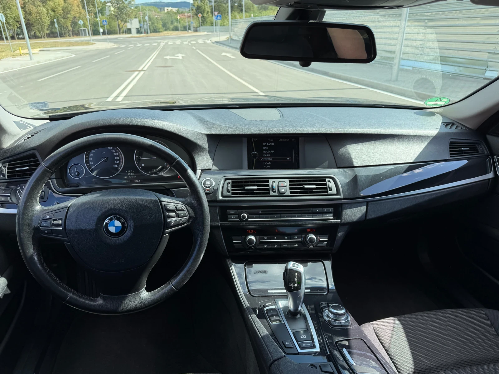 BMW 520, снимка 11 - Автомобили и джипове - 56136682