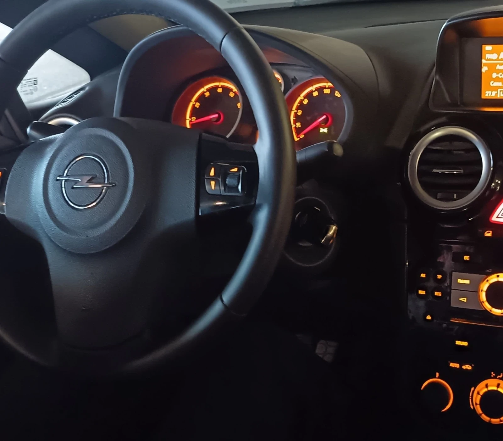 Opel Corsa Cosmo, снимка 9 - Автомобили и джипове - 56331605