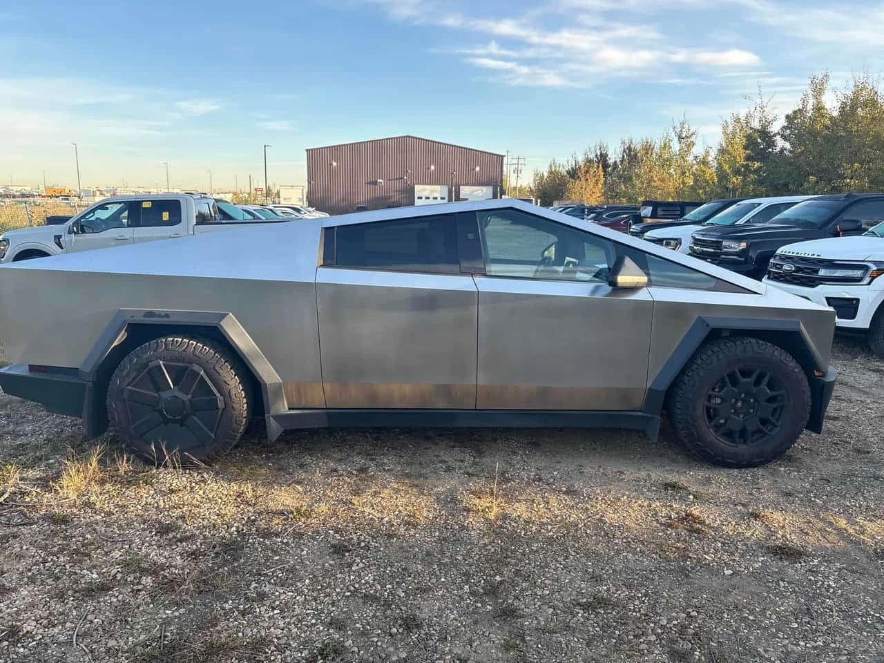Tesla Cybertruck * CARFAX * ��� ������������ ������ | Mobile.bg � ����������� 3