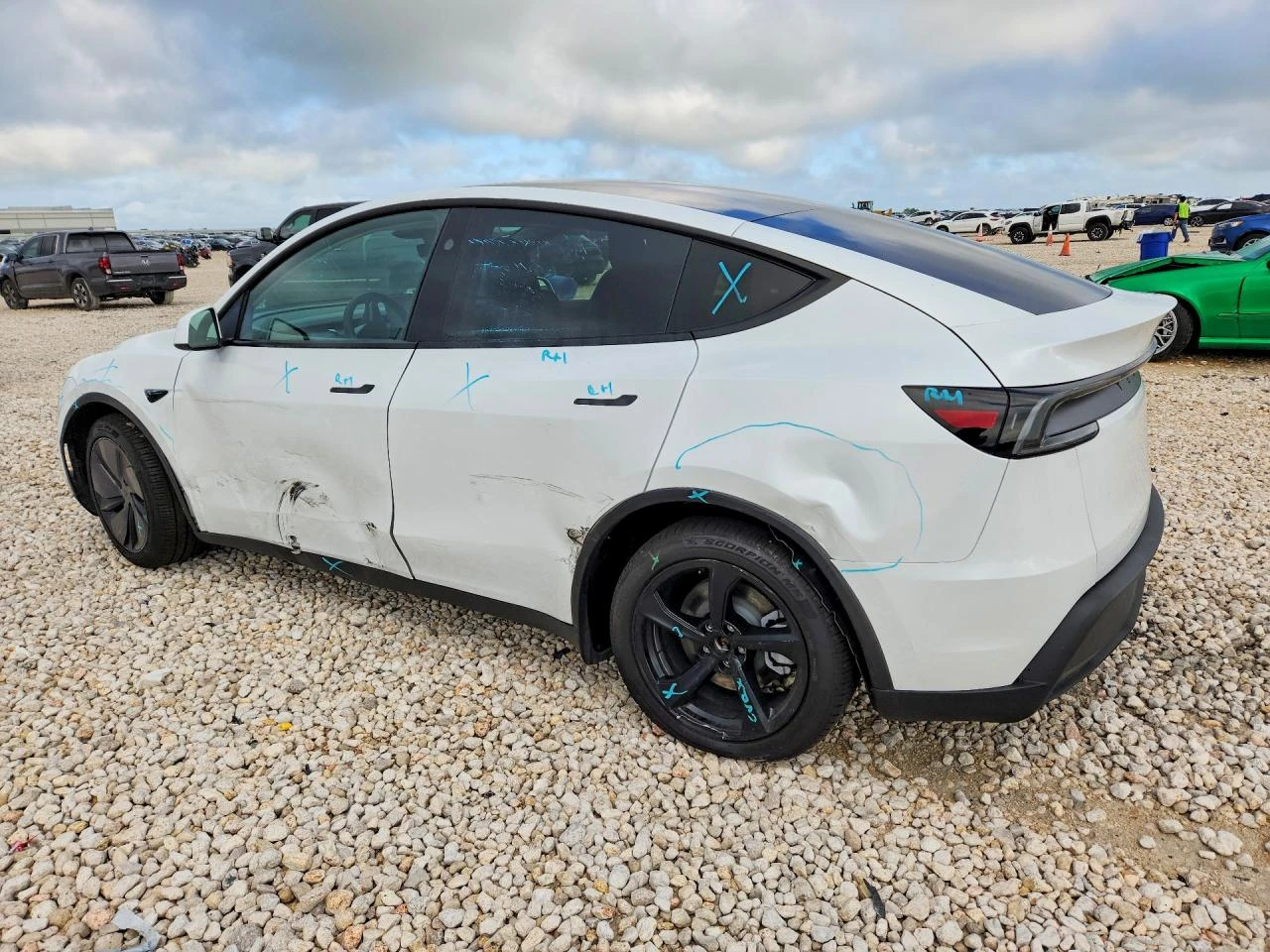 Tesla Model Y, снимка 3 - Автомобили и джипове - 56408267