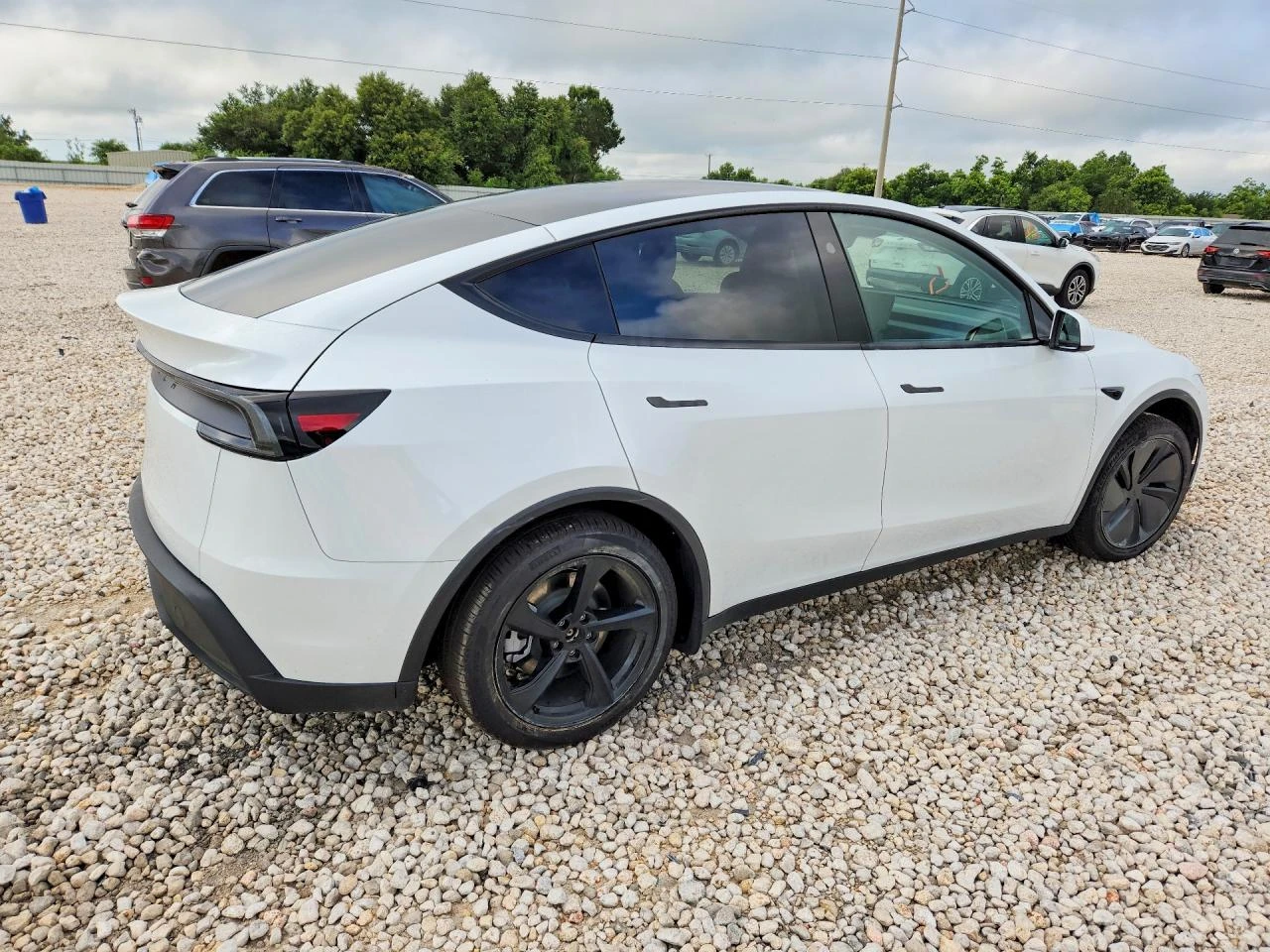 Tesla Model Y, снимка 4 - Автомобили и джипове - 56408267