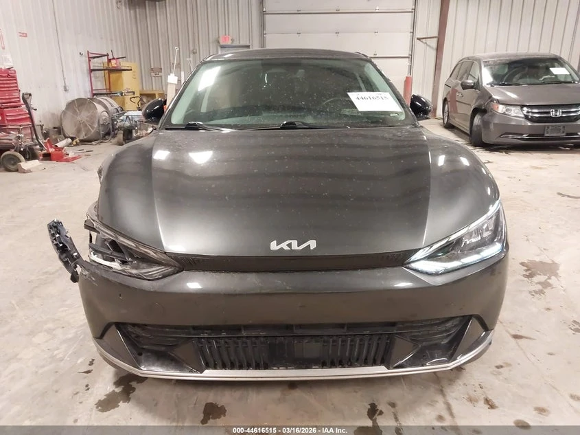 Kia EV6 Wind, снимка 12 - Автомобили и джипове - 56522560