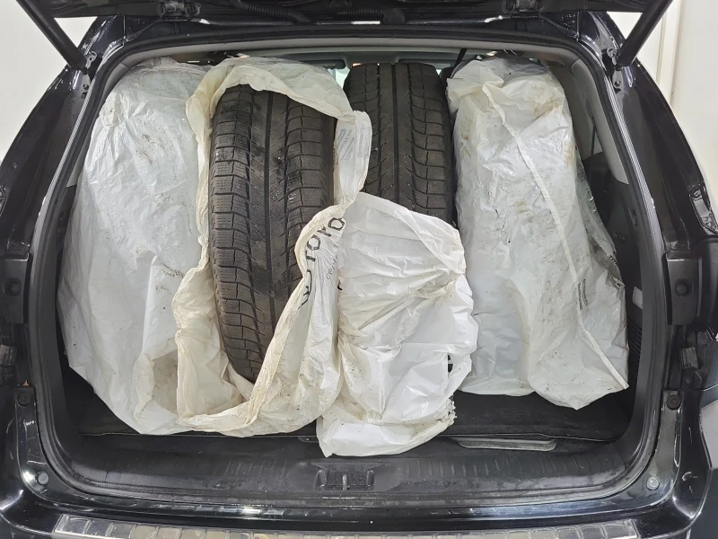 Toyota Highlander HYBRID XLE * * CARFAX * * АВТО КРЕДИТ * * , снимка 12 - Автомобили и джипове - 52817807