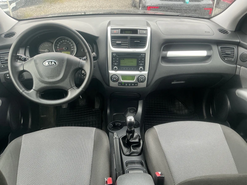 Kia Sportage 2.0 i, снимка 17 - Автомобили и джипове - 53250382