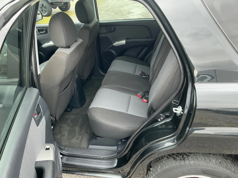 Kia Sportage 2.0 i, снимка 13 - Автомобили и джипове - 53250382