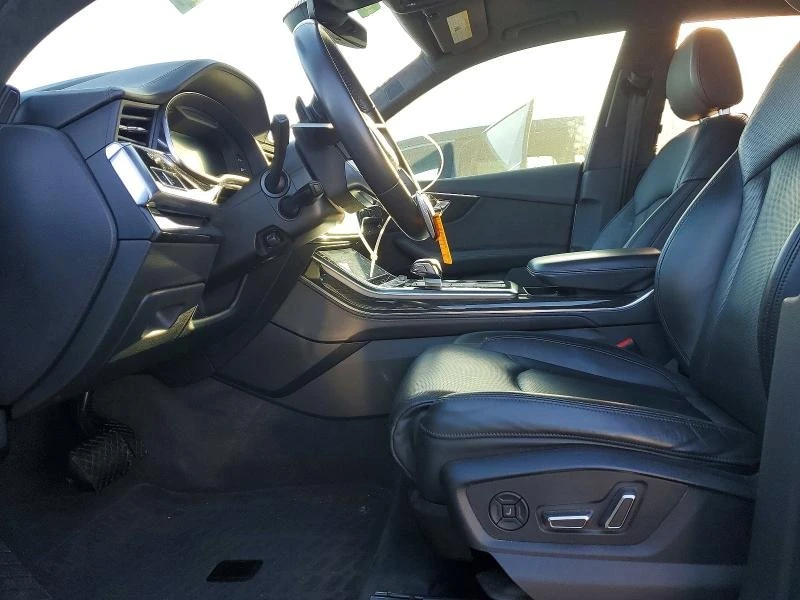 Audi Q8, снимка 7 - Автомобили и джипове - 54694875