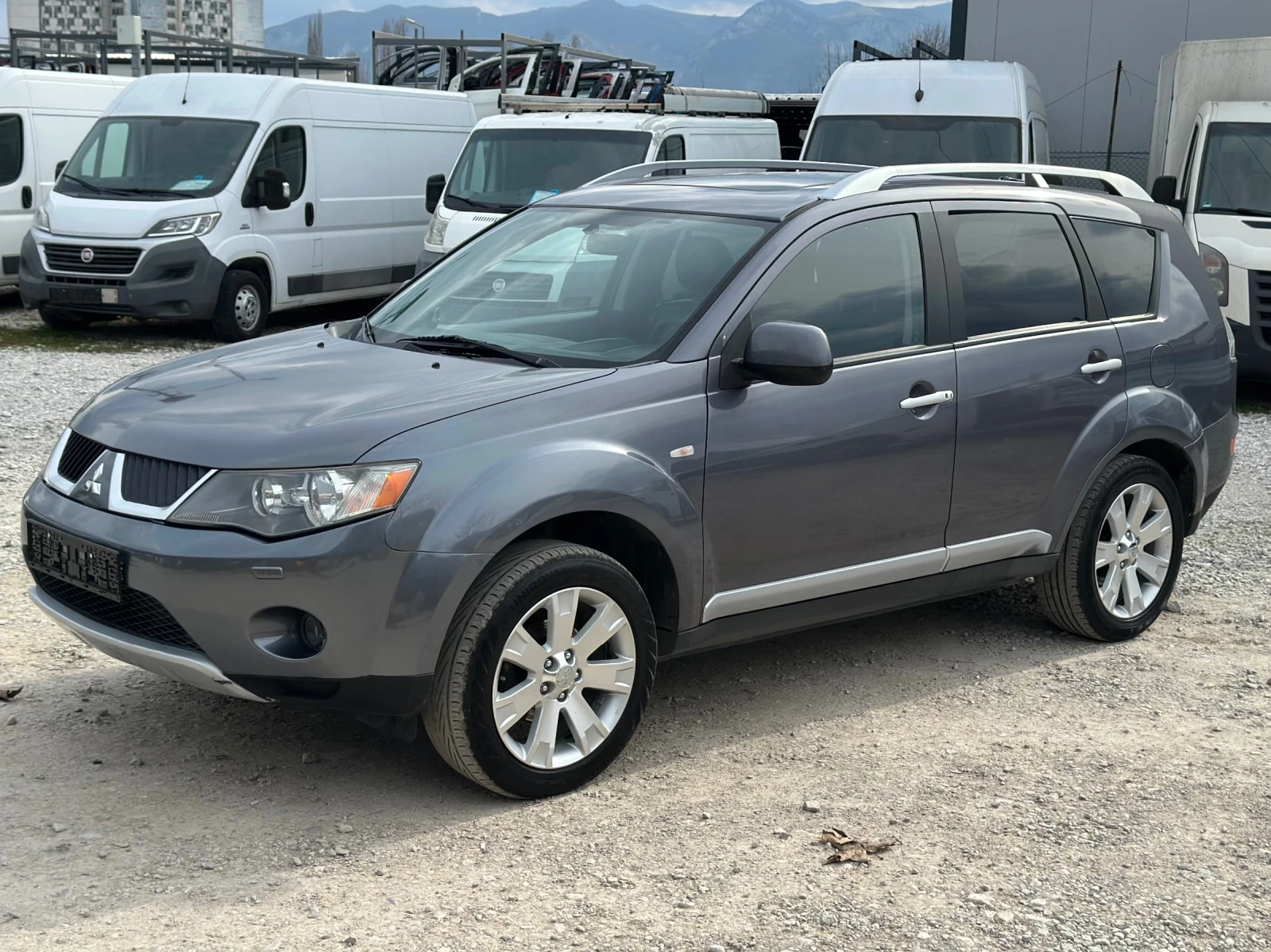 Mitsubishi Outlander 2.0d~4x4~7места, снимка 3 - Автомобили и джипове - 53992776