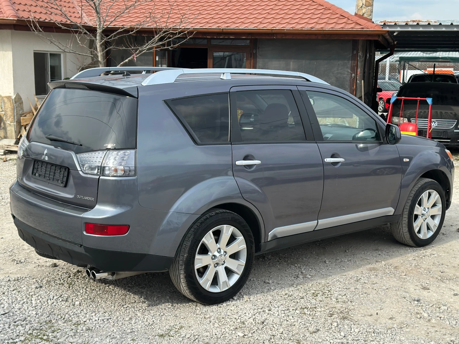 Mitsubishi Outlander 2.0d~4x4~7места, снимка 6 - Автомобили и джипове - 53992776