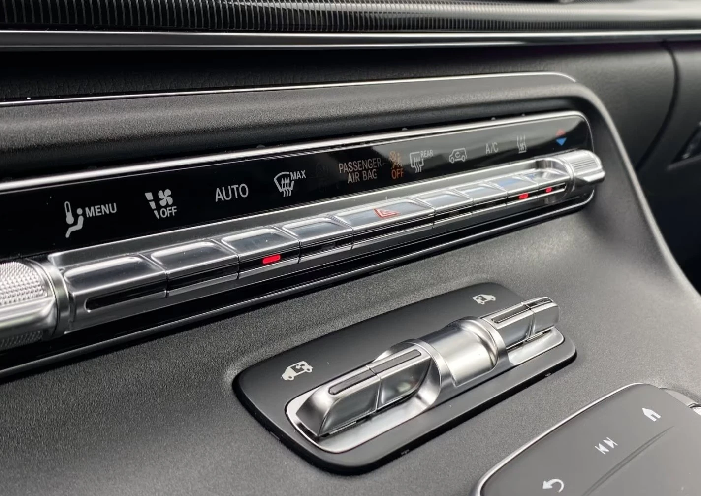 Mercedes-Benz EQV 300 LONG 360-CAMERA LED PANORAMA , снимка 11 - Автомобили и джипове - 54220323