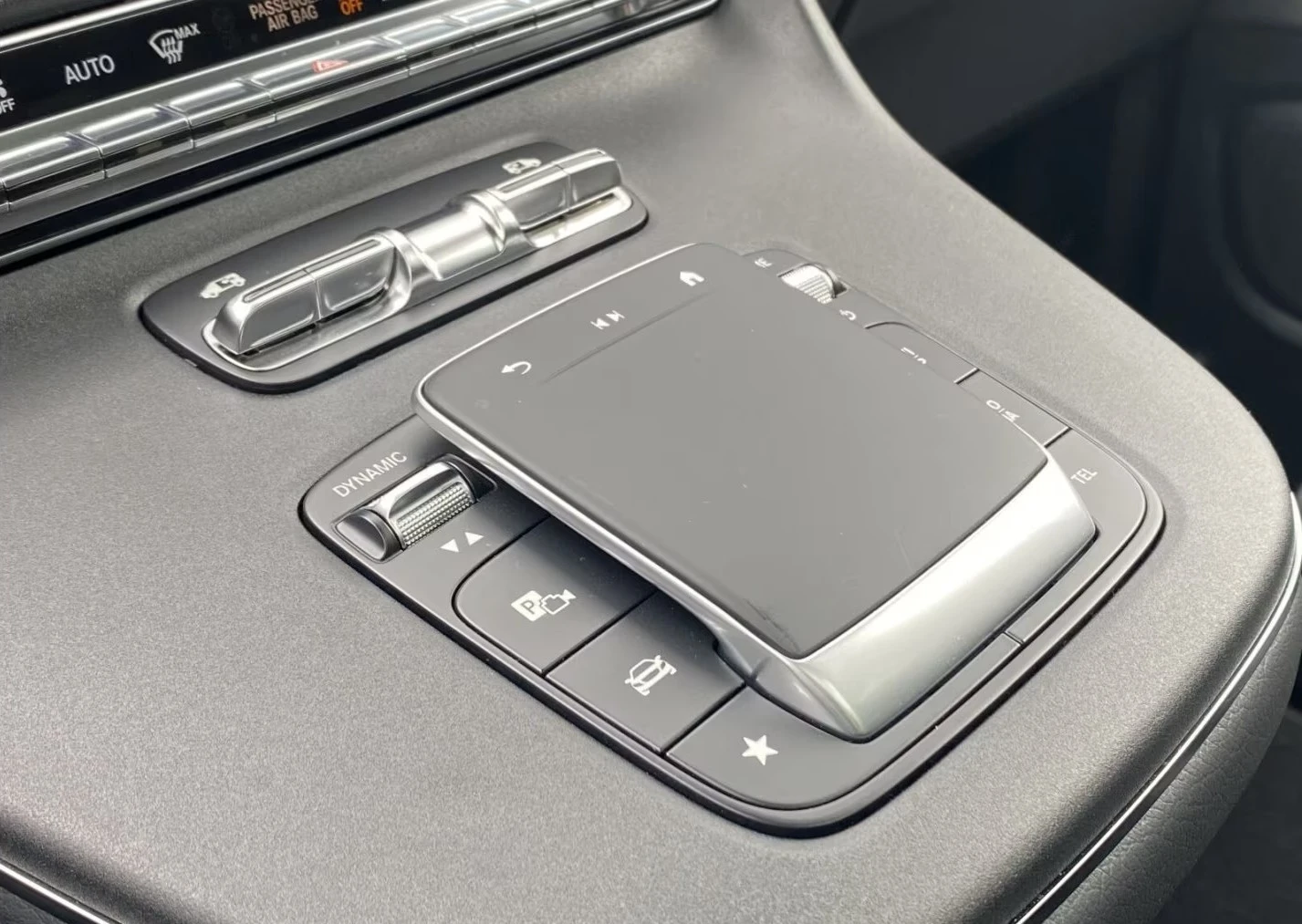 Mercedes-Benz EQV 300 LONG 360-CAMERA LED PANORAMA , снимка 10 - Автомобили и джипове - 54220323