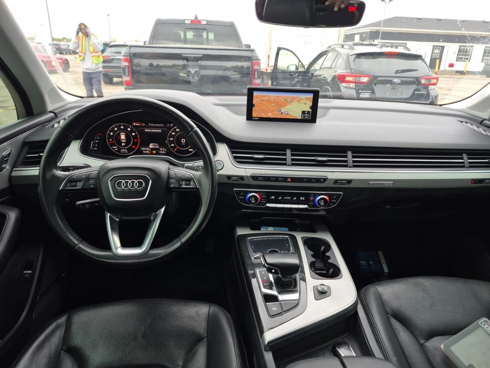 Audi Q7 DISTRONIC* 360* М.ТОЧКА* ОБДУХ* , снимка 13 - Автомобили и джипове - 54460093