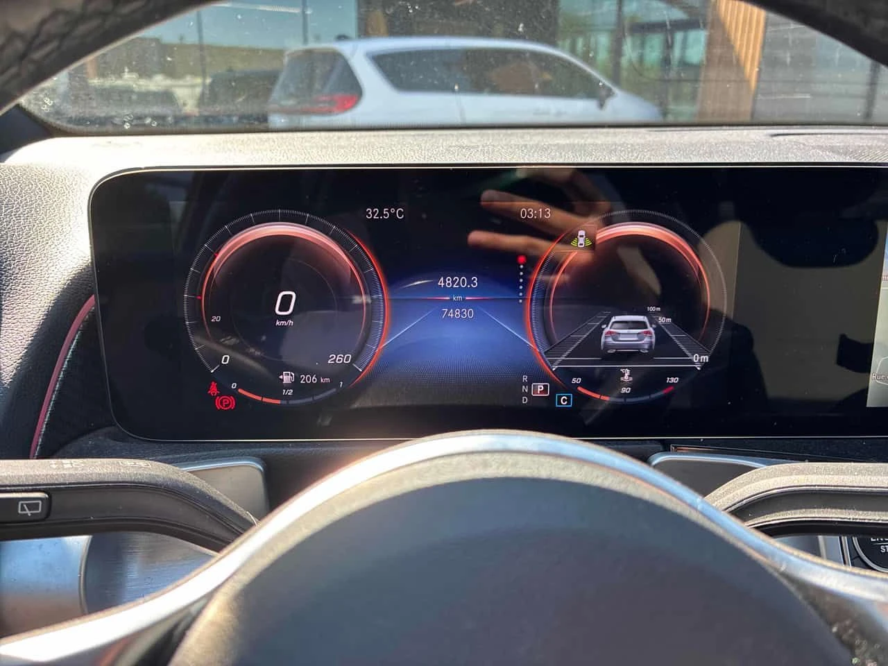Mercedes-Benz GLB 250 4MATIC* DISTRONIC* 360КАМЕРИ* ПАНОРАМА* , снимка 8 - Автомобили и джипове - 54653290