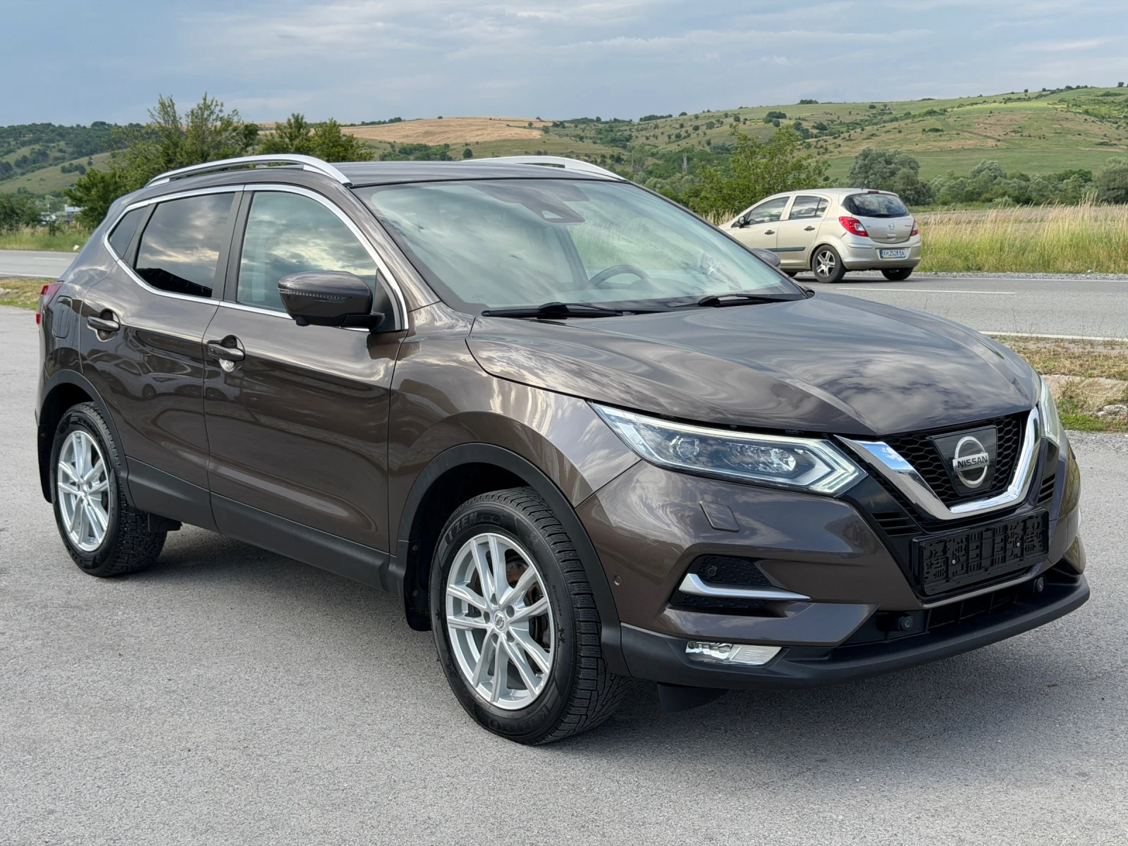 Nissan Qashqai 1.2 benzin, снимка 3 - Автомобили и джипове - 54803078