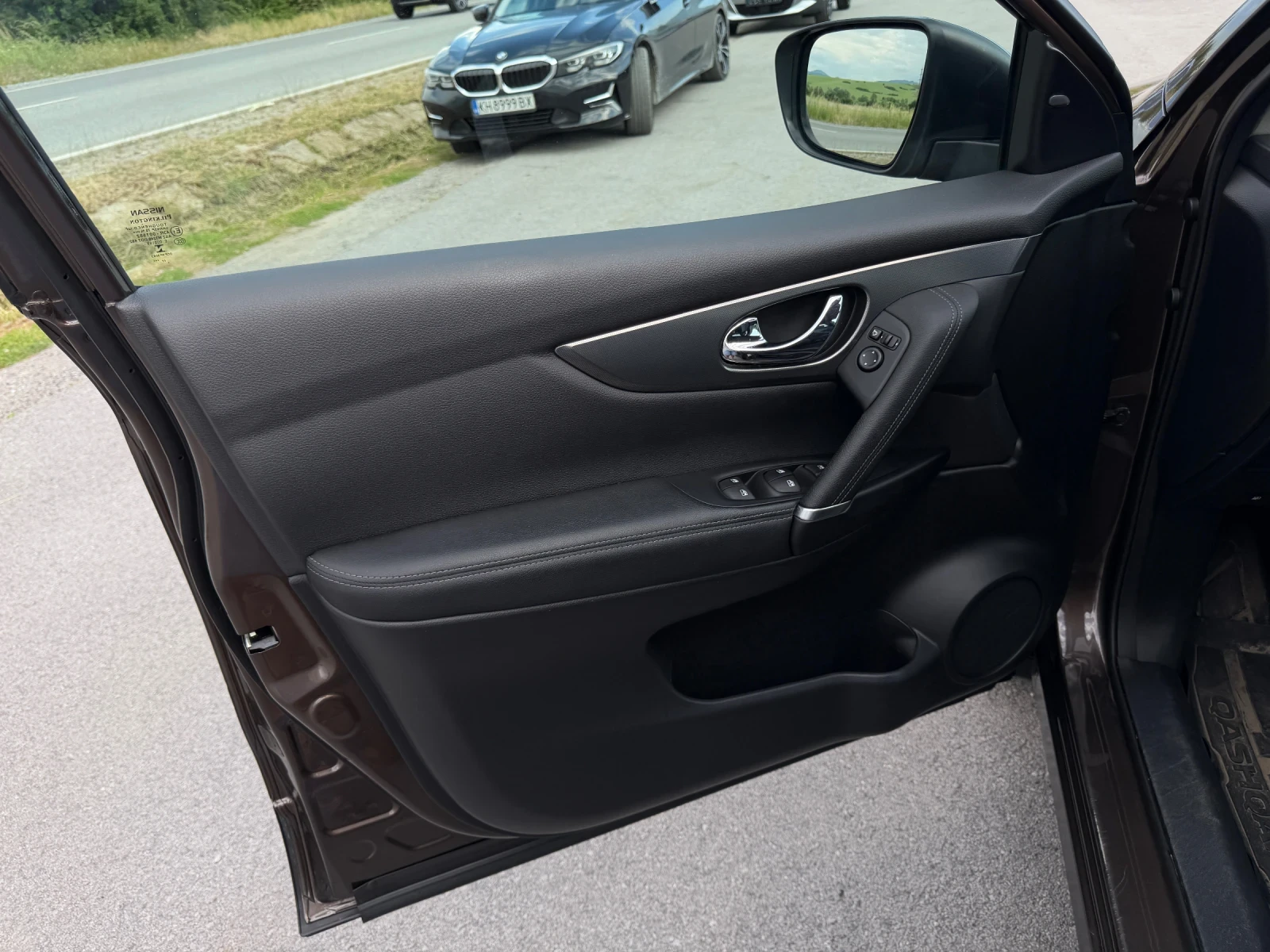 Nissan Qashqai 1.2 benzin, снимка 14 - Автомобили и джипове - 54803078