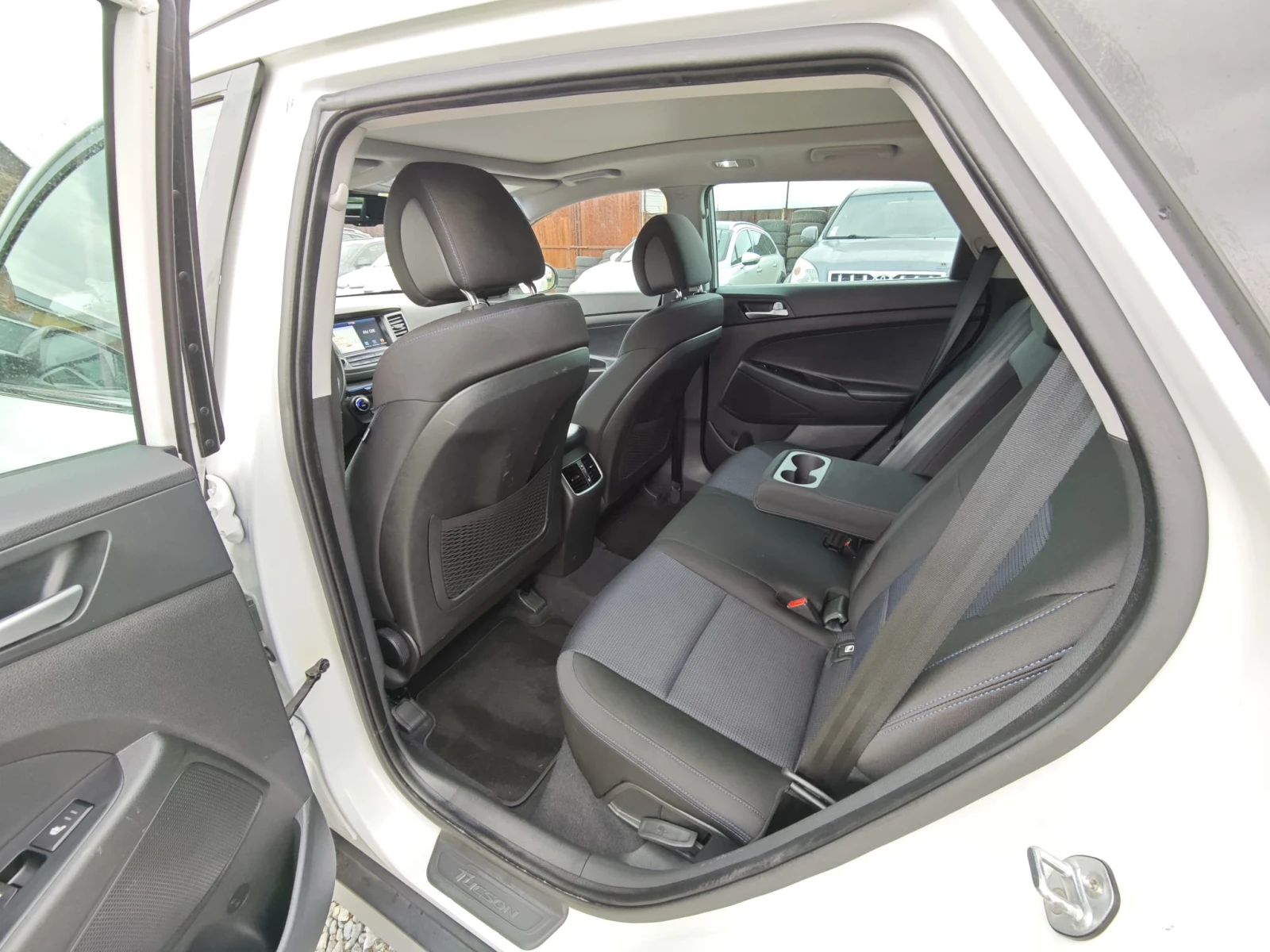 Hyundai Tucson 1.7CRDi, снимка 10 - Автомобили и джипове - 55358434