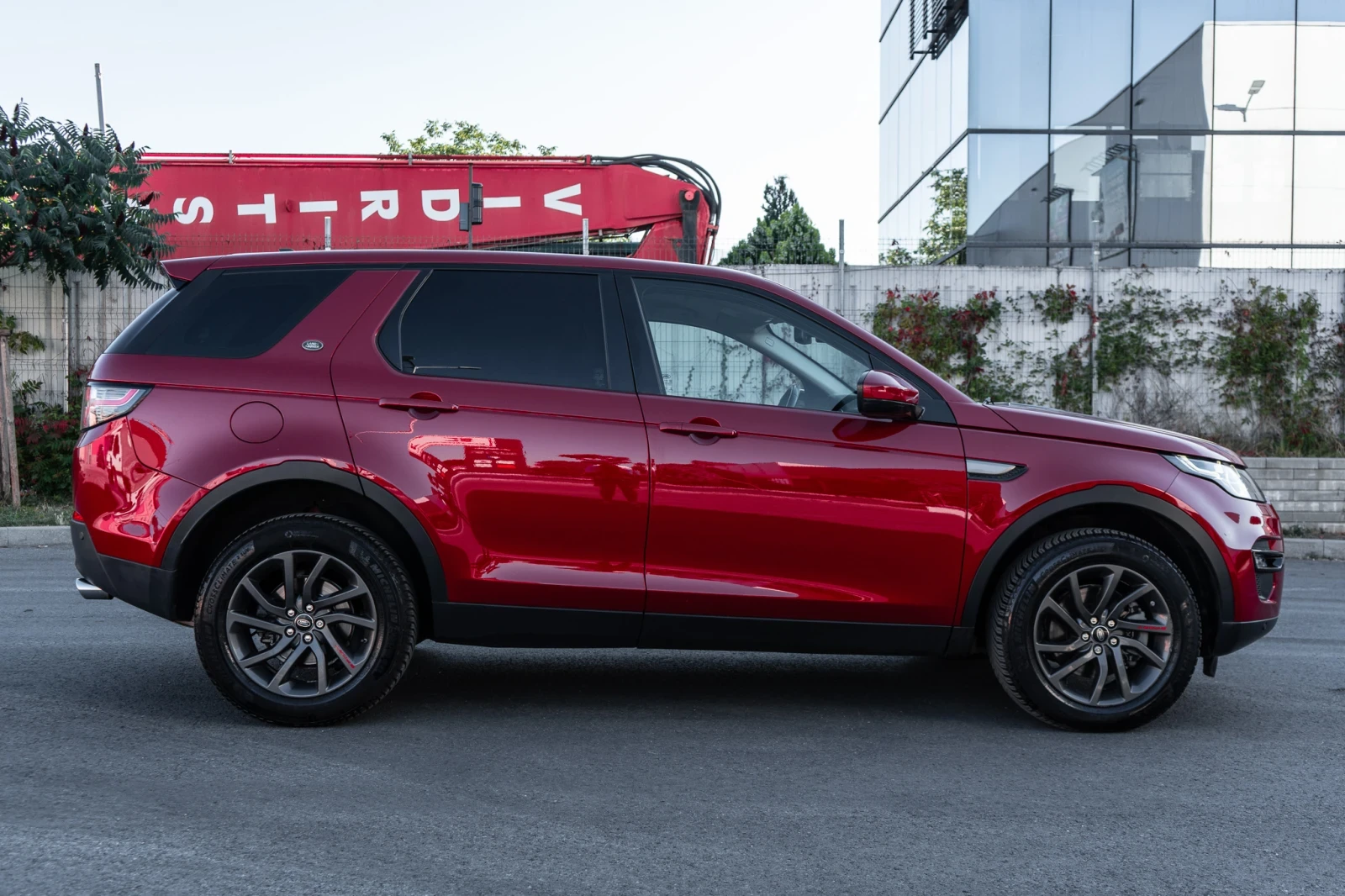 Land Rover Discovery Sport Перфектен, снимка 4 - Автомобили и джипове - 55467464