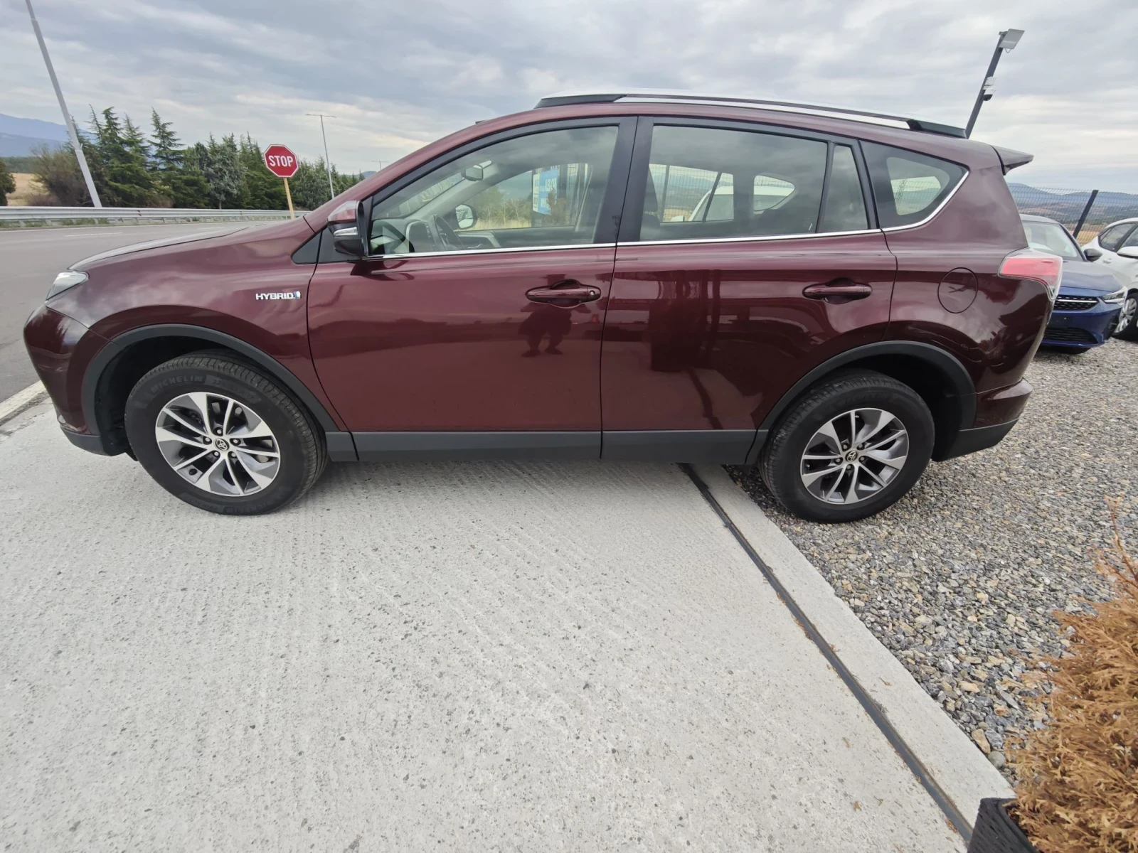 Toyota Rav4 Hybrid full history  | Mobile.bg � ����������� 10