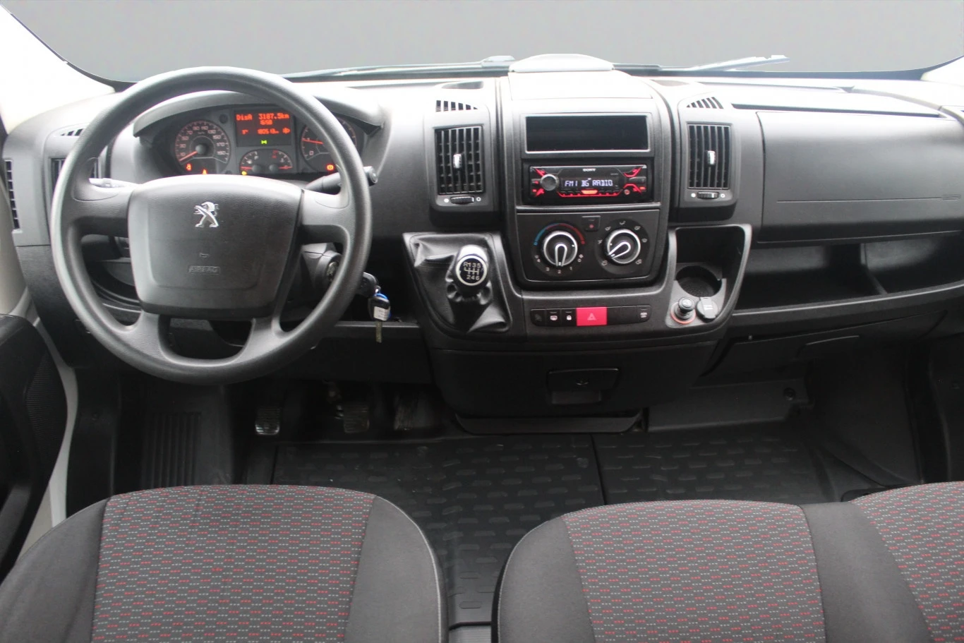Peugeot Boxer COMBI 333L2H2 2.2 BlueHDI 120 E6.2/1906088 - изображение 5