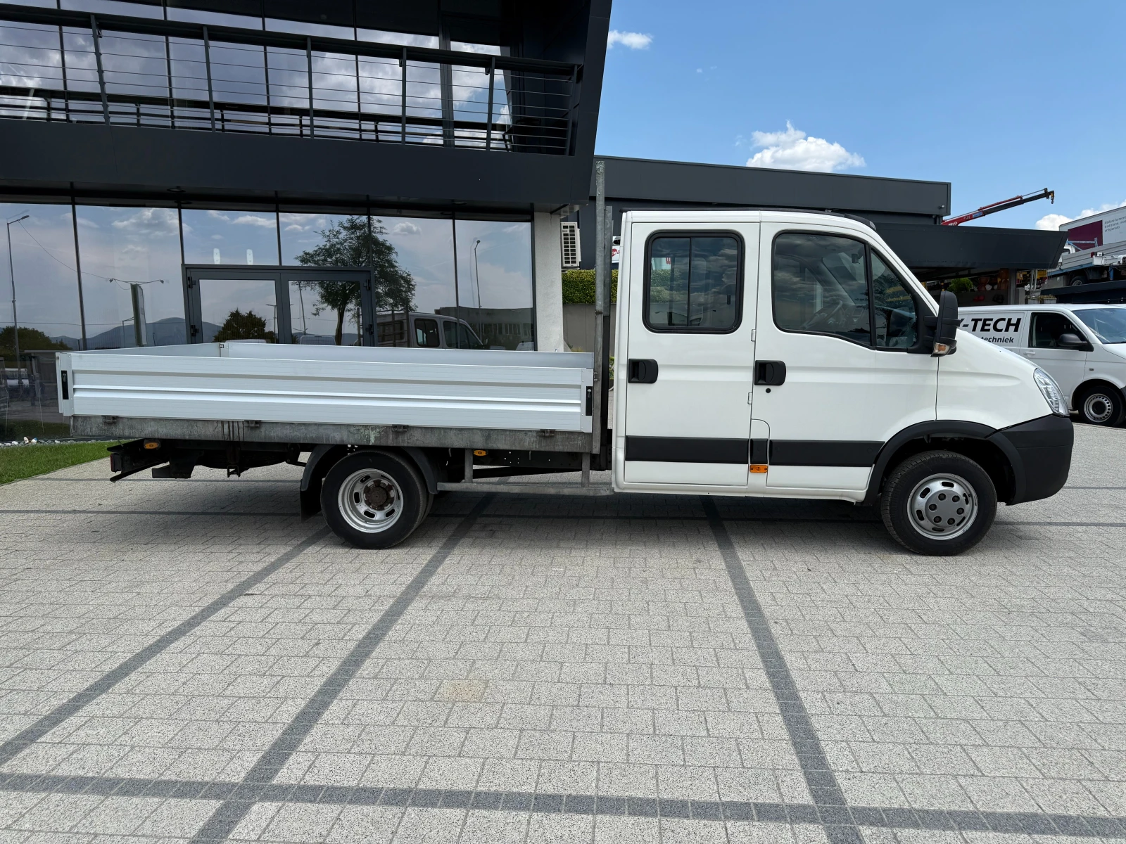 Iveco Daily 40C15 до 3.5т. 3.50м. Клима 7-местен - 2 броя  - изображение 8