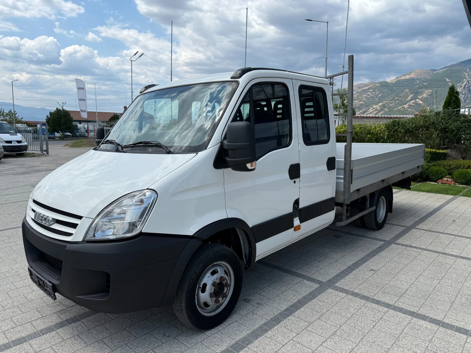 Iveco Daily 40C15 до 3.5т. 3.50м. Клима 7-местен - 2 броя  - изображение 3