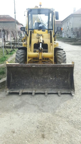 Багер Komatsu wb70a, снимка 3