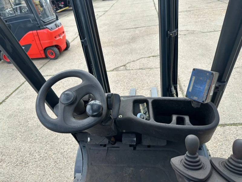 Мотокар Linde H 18 D -01, снимка 12 - Индустриална техника - 49728085