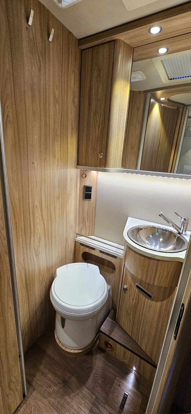 Кемпер HYMER / ERIBA BMC I  698, снимка 12 - Каравани и кемпери - 50331681