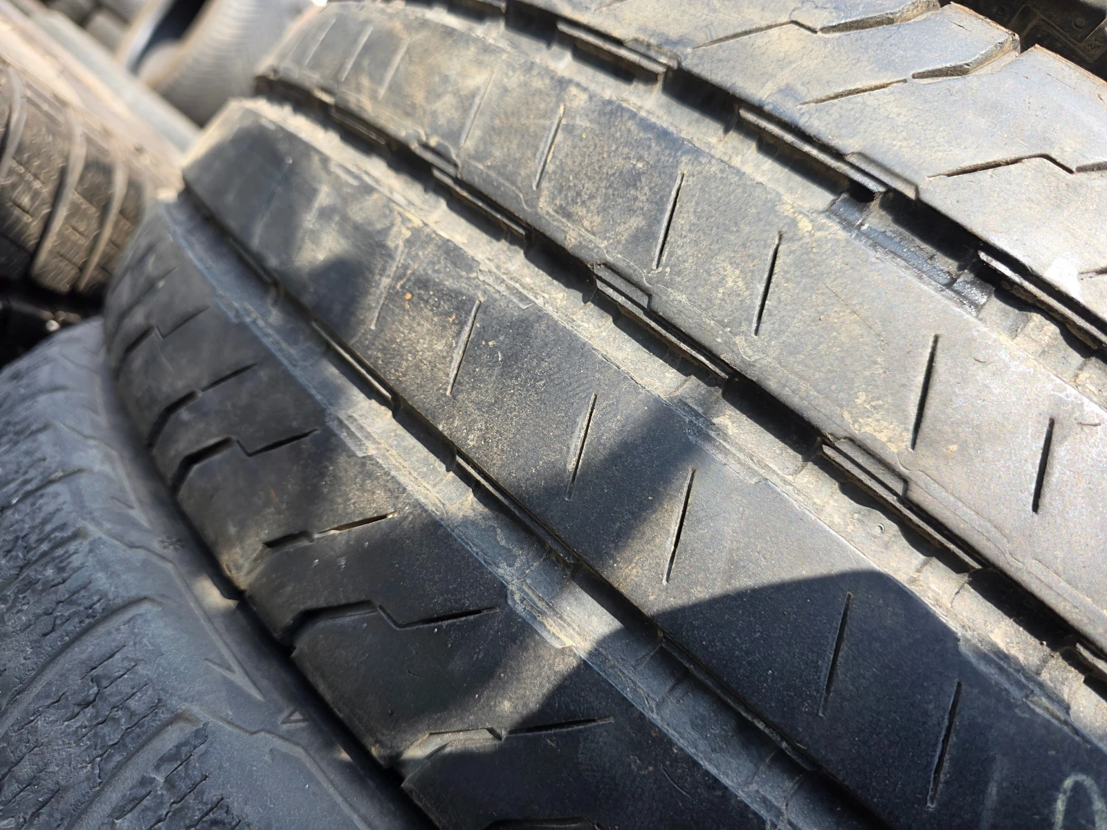 Гуми Летни 225/65R16, снимка 2 - Гуми и джанти - 54174100