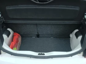 VW Up, снимка 8