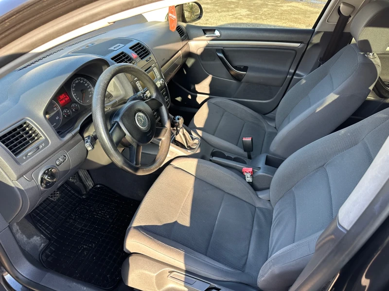 VW Golf 1.9Tdi 105к.с., снимка 8 - Автомобили и джипове - 48729397