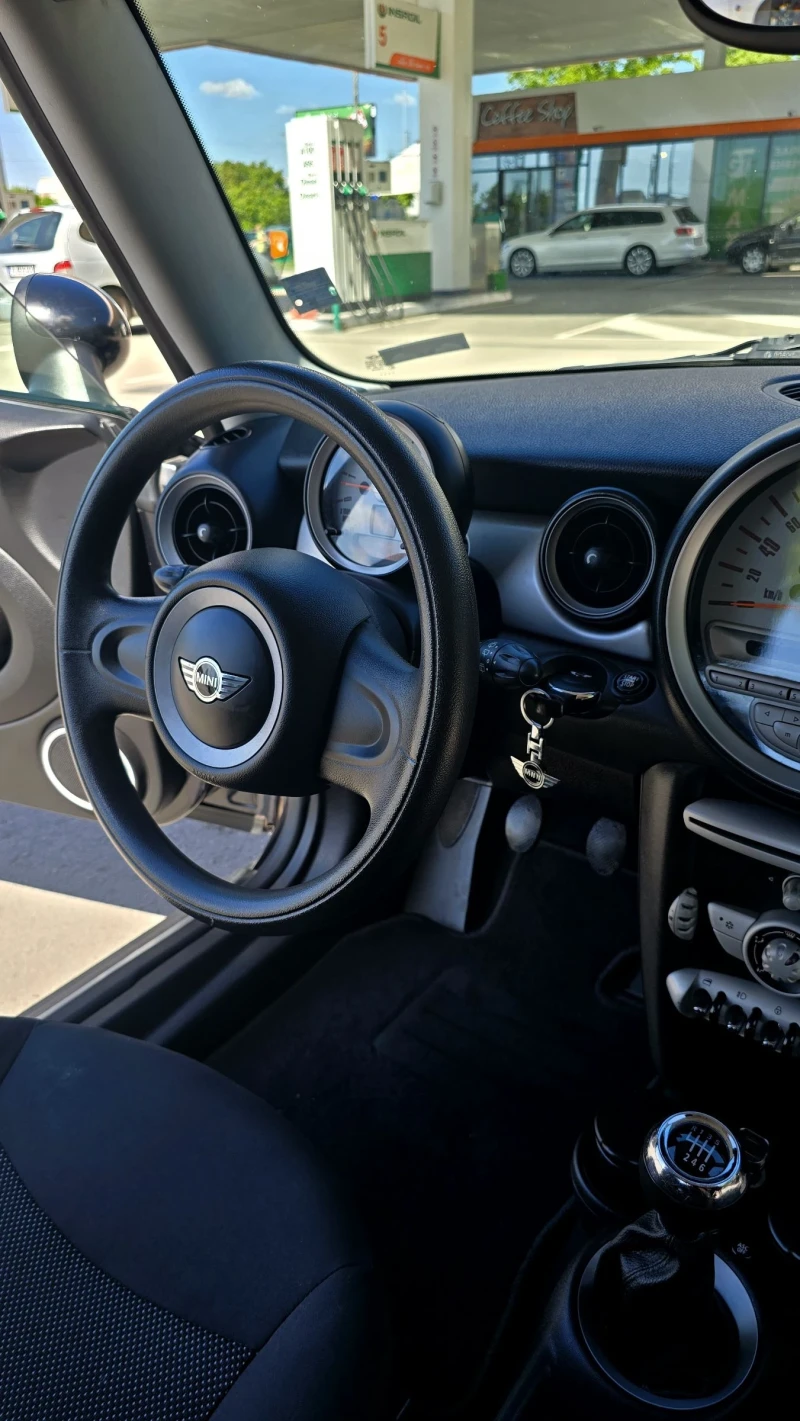 Mini Cooper One, снимка 8 - Автомобили и джипове - 53035843