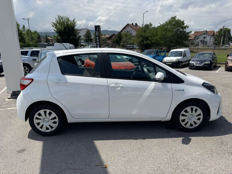 Toyota Yaris 1.5HYBRID, снимка 7 - Автомобили и джипове - 51276828