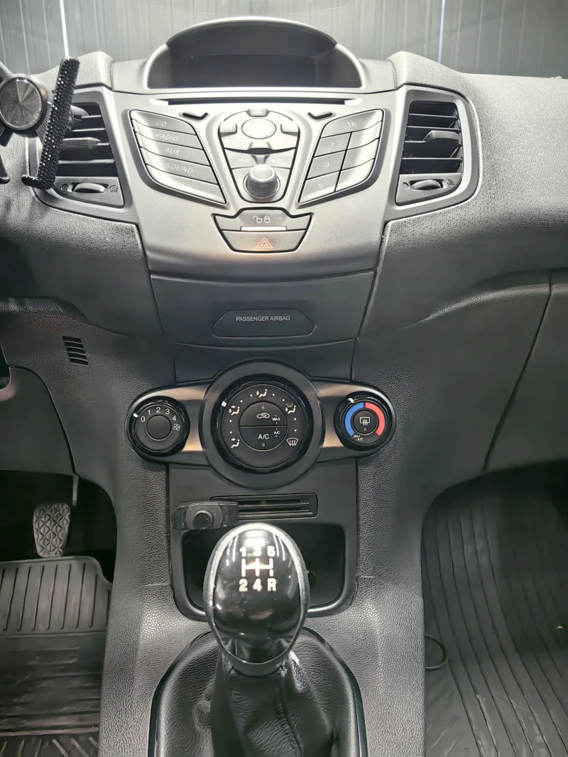 Ford Fiesta 1.5TDCI* 113000КМ* РЕГ* FULL HISTORY* КЛИМА* МУЛТИ, снимка 10 - Автомобили и джипове - 51799317